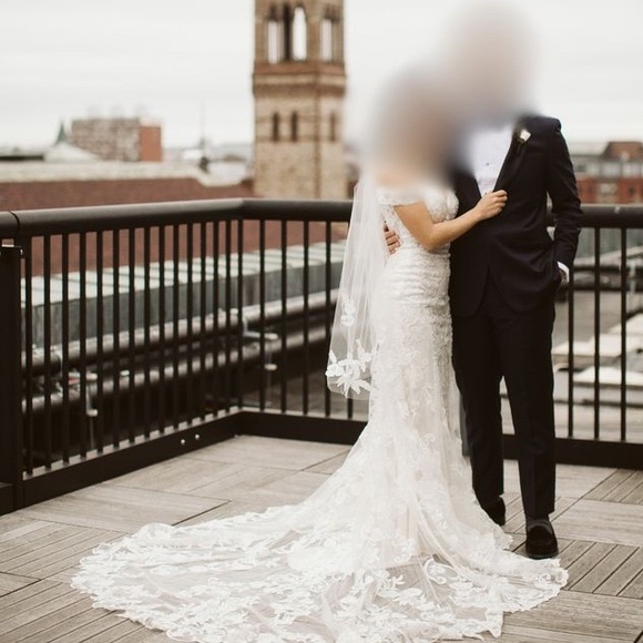 wedding dress (size 2) - Picture 2 of 2